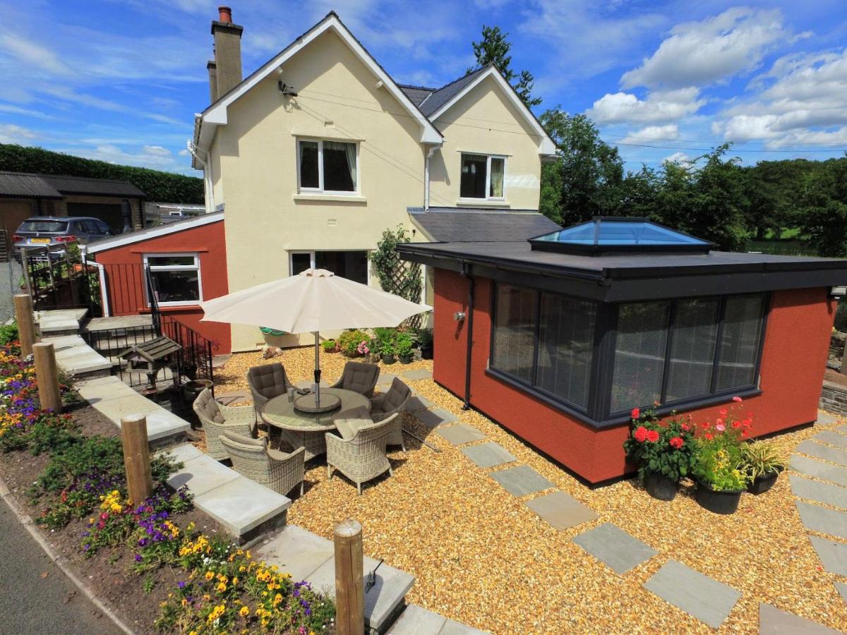 The Lodge Brecon B&B 外观 照片